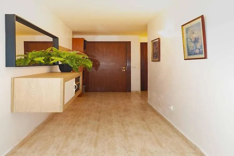 Apartment In Roses Near Sand Beach